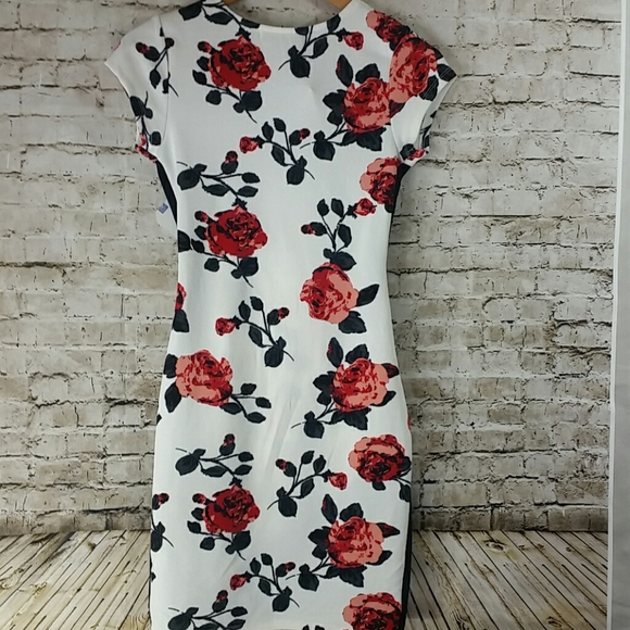 🚫SOLDAlmost famous Small spring summer dress Nwt - Picture 8 of 8